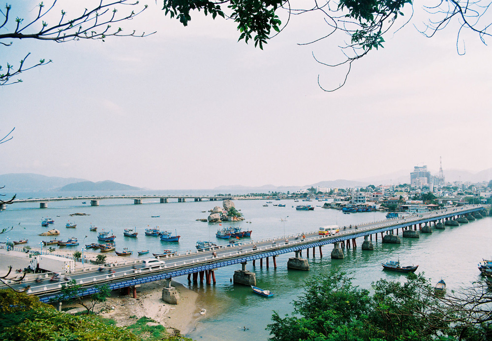 Sông Cái Nha Trang, hay còn được gọi là Sông Cái, là một trong những con sông lớn ở Việt Nam, chảy qua tỉnh Khánh Hòa và gặp Biển Đông tại thành phố Nha Trang. 